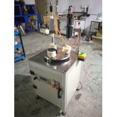 打膠機(jī)、喇叭涂膠機(jī)、涂膠機(jī)，三工位涂膠機(jī)，涂膠壓蓋一體機(jī)