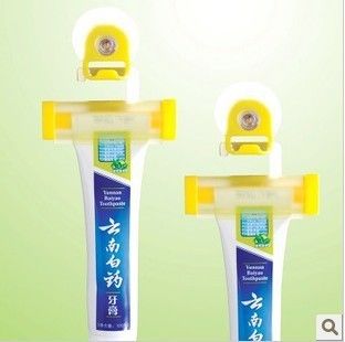 家居必備牙膏器是巧夫人牙膏小伙伴，牙膏擠壓器吸盤(pán)掛鉤伴侶