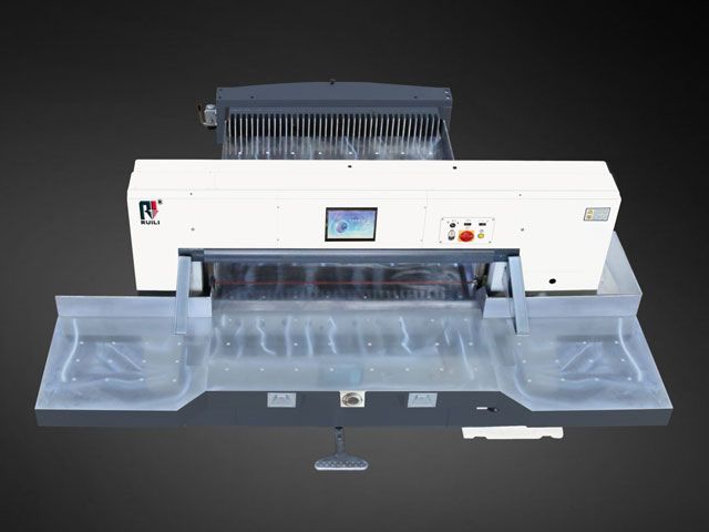 QZYK1300CD 程控切紙機(jī)